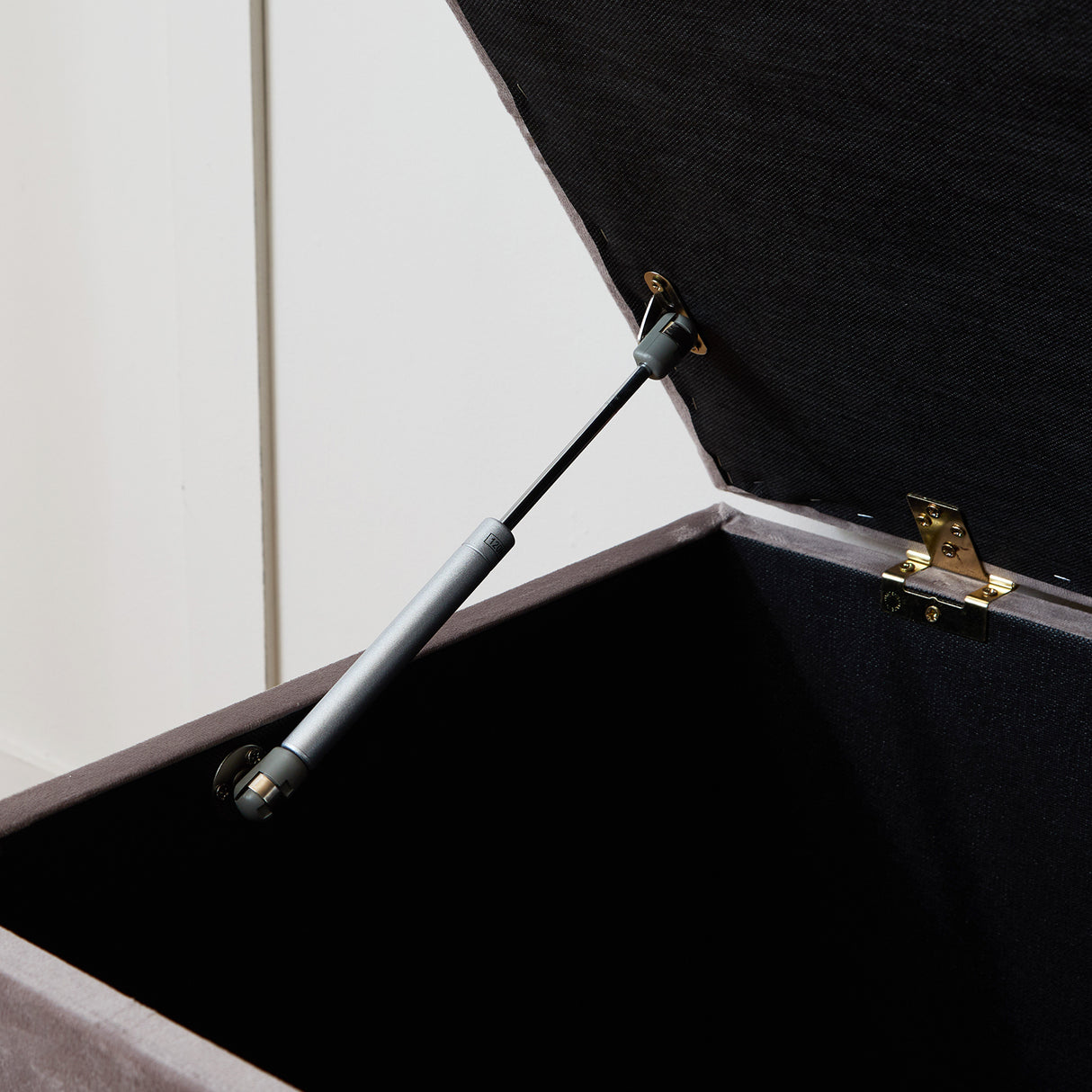 Chesterfield Ottoman Blanket Storage Box